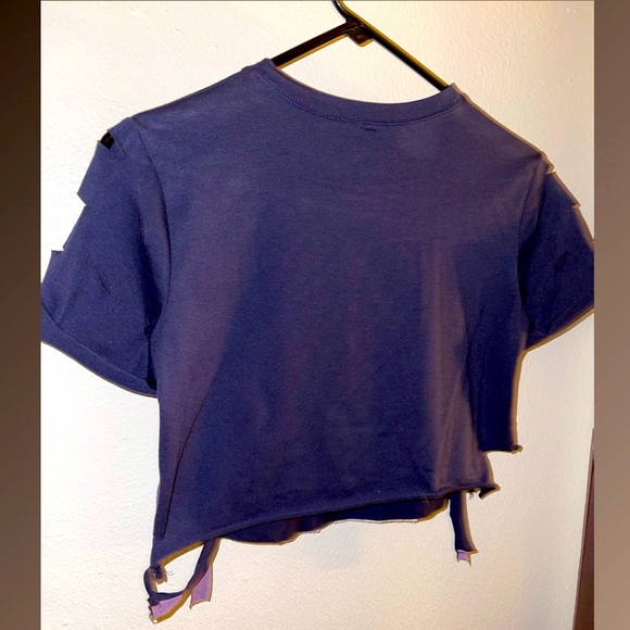 Guns and Roses 🥀 - Picture 2 of 2